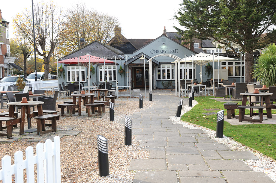Look Inside & Outside of Ye Olde Cherry Tree Vintage Inns