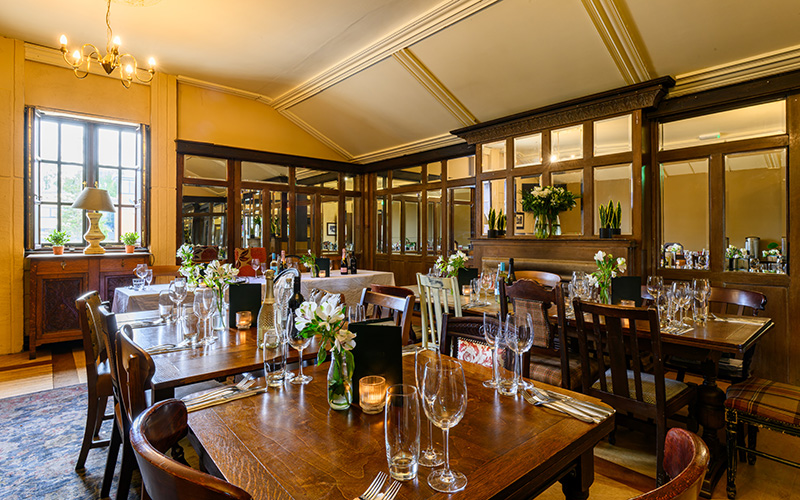 vin-2024-secondaryspaces-thebroughtoninnpreston-privatedining-img.jpg
